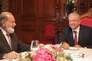 AMLO desayuna con Carlos Slim, «buen empresario que contribuye al desarrollo del país”