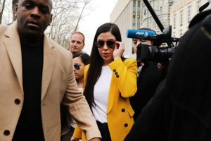 Emma Coronel reaparece en la Fashion Week de Milán un año después de salir de prisión