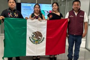 Estudiantes de Bachilleres ganan oro en Feria de Ciencias con un plástico sustentable de chote