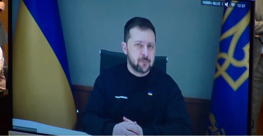 Zelenski confirma que Rusia atacó a Ucrania en Navidad: “¿Qué puede ser más inhumano?”