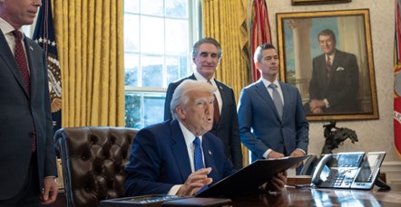 “Tarjeta dorada”: Trump anuncia permiso de residencia en Estados Unidos para millonarios