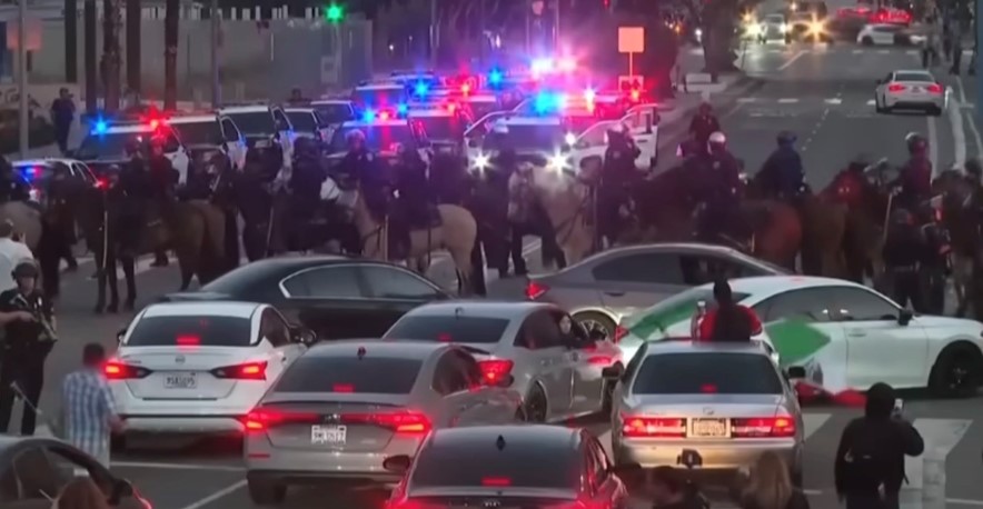 “Detenciones masivas” durante toque de queda impuesto por alcaldesa de Los Ángeles