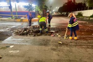 Retira Monterrey 30 toneladas de basura de las calles tras intensas lluvias
